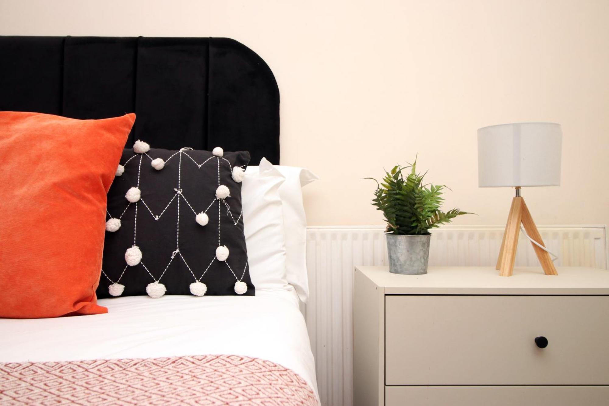 Cosy 3Br Home, Scenic Views, Ideal For Walks & Work Abertillery ภายนอก รูปภาพ