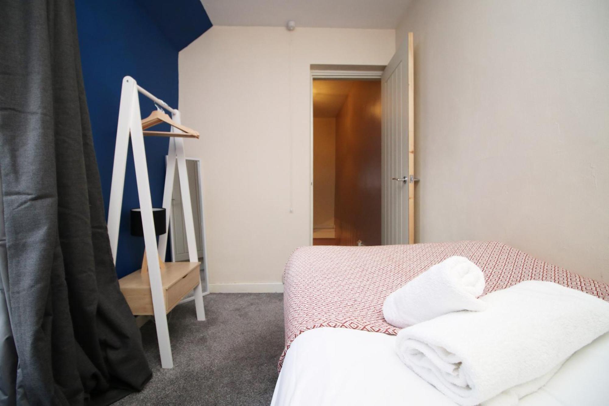Cosy 3Br Home, Scenic Views, Ideal For Walks & Work Abertillery ภายนอก รูปภาพ