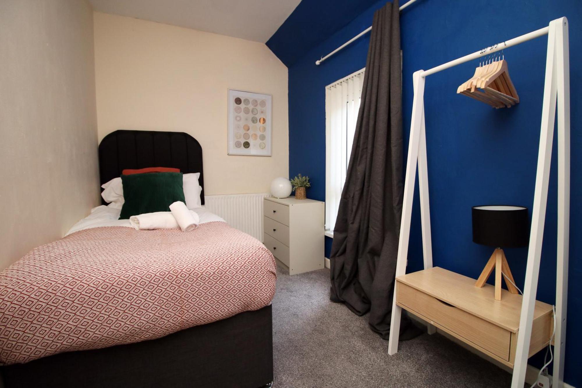 Cosy 3Br Home, Scenic Views, Ideal For Walks & Work Abertillery ภายนอก รูปภาพ