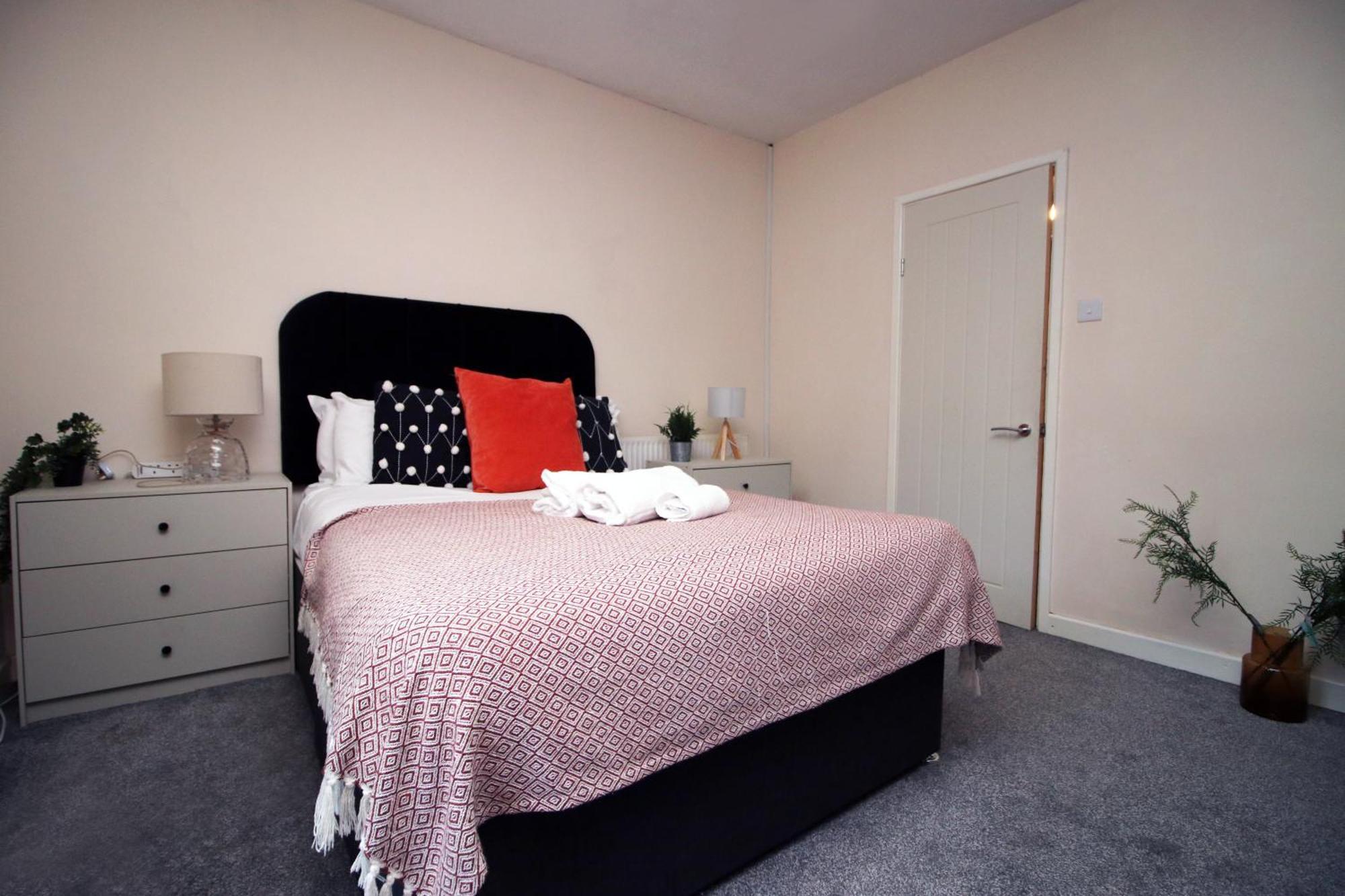 Cosy 3Br Home, Scenic Views, Ideal For Walks & Work Abertillery ภายนอก รูปภาพ